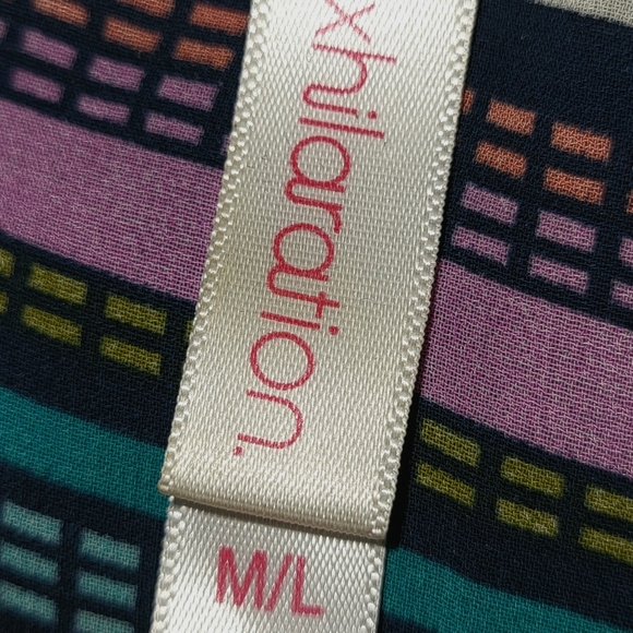 Vibrant Shaw - Picture 3 of 3